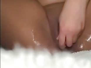 Look at my wet squirting pussy