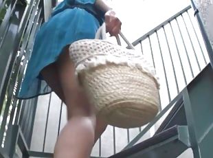 Video of a pretty Japanese girl giving head and having nice sex