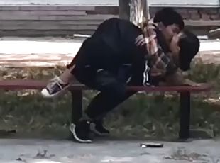 Chinese college student make love on the bench