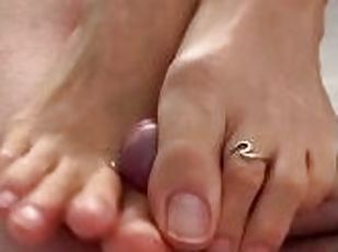 Sweet natural toes footjob with perfect technique